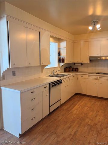 2525 Fisher Road, Howell, MI 48855