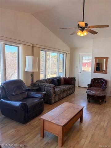 2525 Fisher Road, Howell, MI 48855