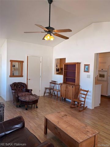 2525 Fisher Road, Howell, MI 48855