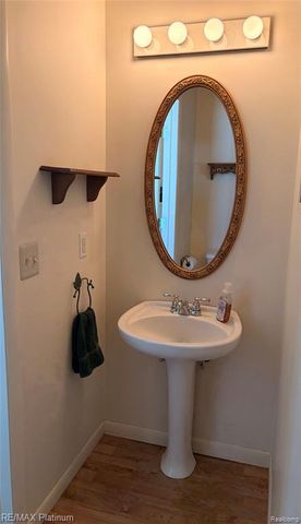 2525 Fisher Road, Howell, MI 48855