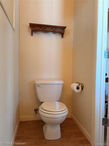 2525 Fisher Road, Howell, MI 48855