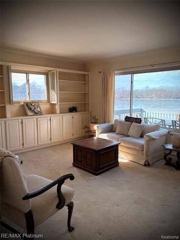 2525 Fisher Road, Howell, MI 48855