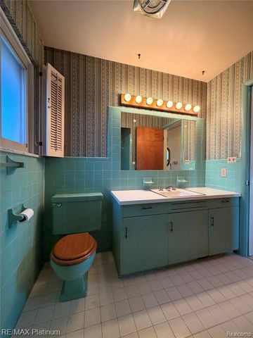 2525 Fisher Road, Howell, MI 48855