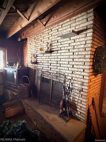 2525 Fisher Road, Howell, MI 48855