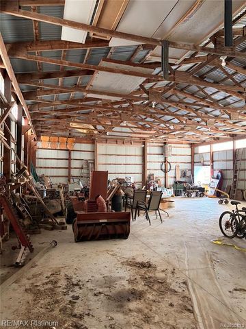 2525 Fisher Road, Howell, MI 48855