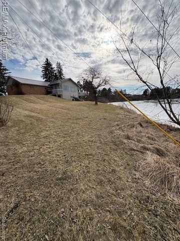 2525 Fisher Road, Howell, MI 48855