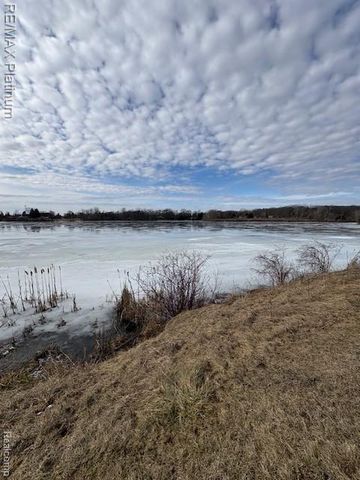 2525 Fisher Road, Howell, MI 48855