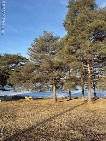 2525 Fisher Road, Howell, MI 48855