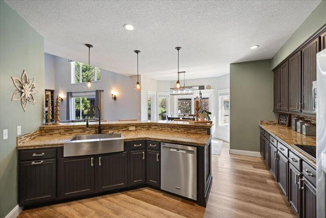 2727 Viola Court, Shakopee, MN 55379