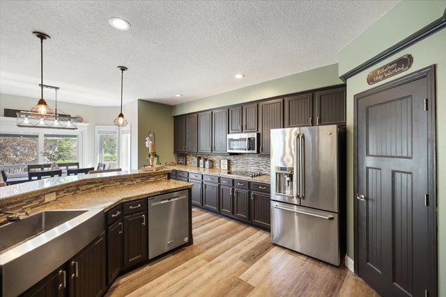 2727 Viola Court, Shakopee, MN 55379