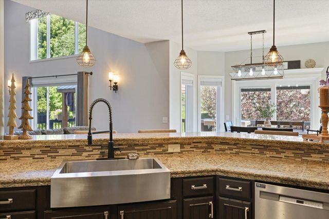2727 Viola Court, Shakopee, MN 55379