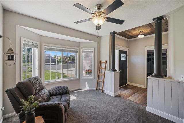 2727 Viola Court, Shakopee, MN 55379