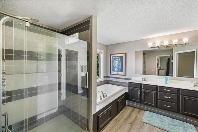2727 Viola Court, Shakopee, MN 55379