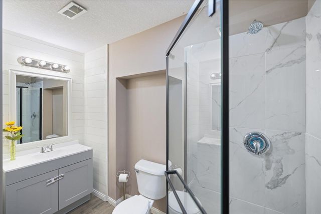 2727 Viola Court, Shakopee, MN 55379