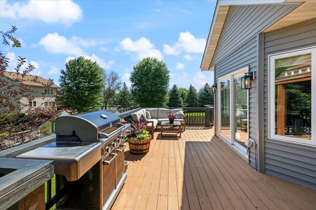2727 Viola Court, Shakopee, MN 55379