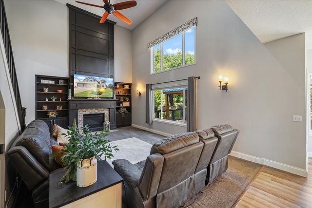 2727 Viola Court, Shakopee, MN 55379