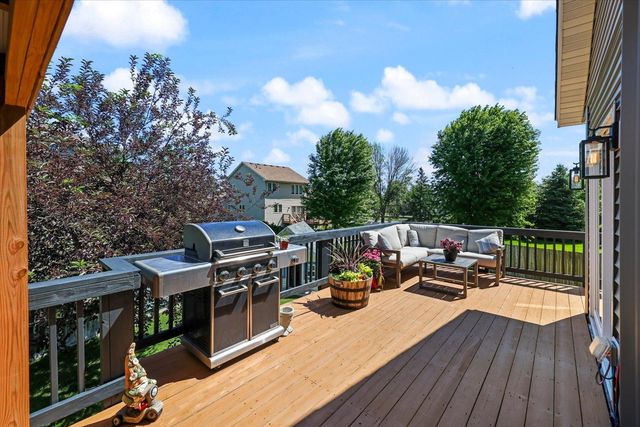 2727 Viola Court, Shakopee, MN 55379