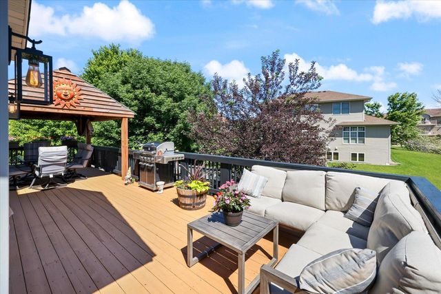 2727 Viola Court, Shakopee, MN 55379