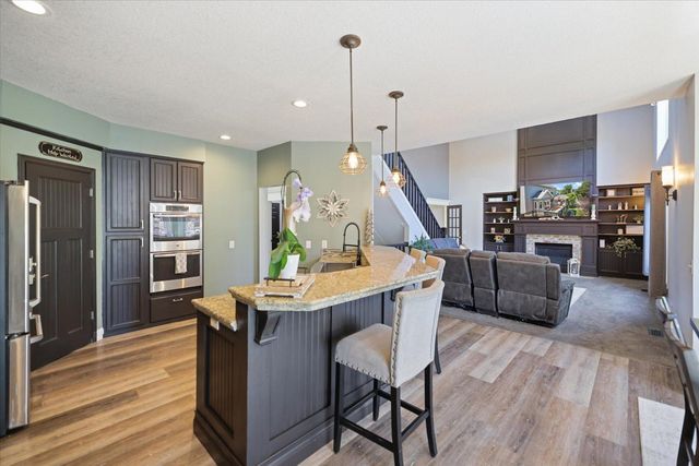 2727 Viola Court, Shakopee, MN 55379