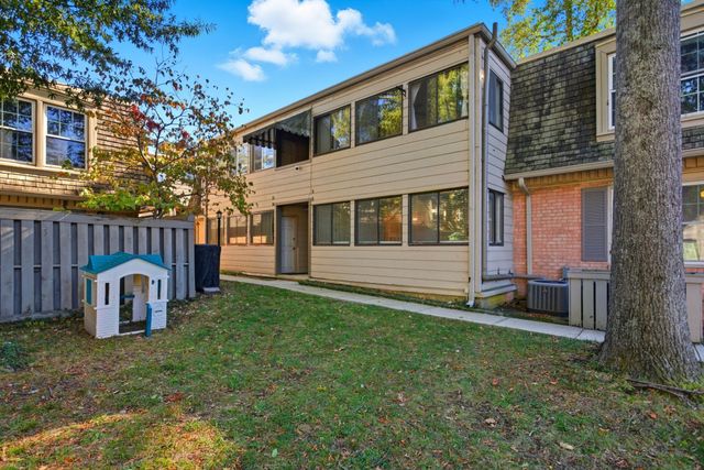 3000 Hillsboro Pike Apt 8, Nashville, TN 37215