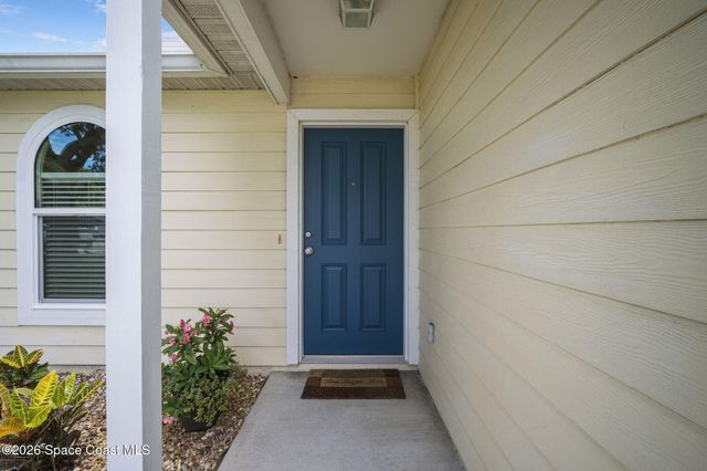 2055 Allegheny Circle, Melbourne, FL 32935