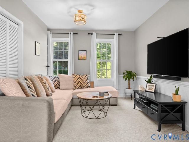 8212 Stone River Ct, Chesterfield, VA 23235