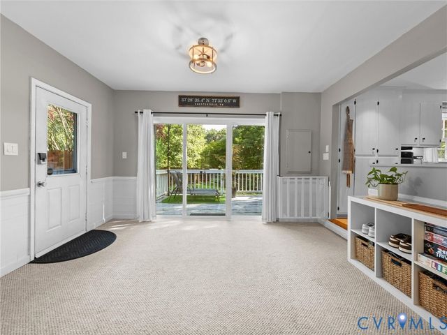 8212 Stone River Ct, Chesterfield, VA 23235