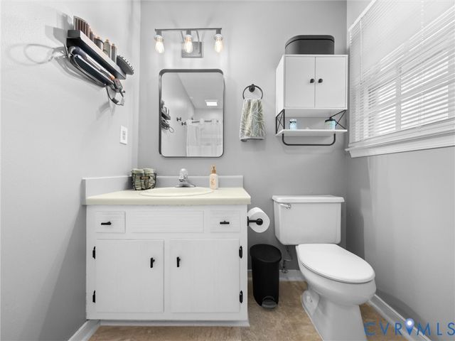 8212 Stone River Ct, Chesterfield, VA 23235