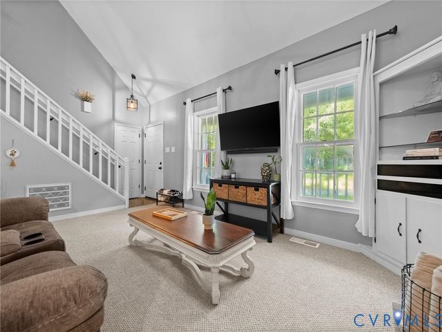 8212 Stone River Ct, Chesterfield, VA 23235