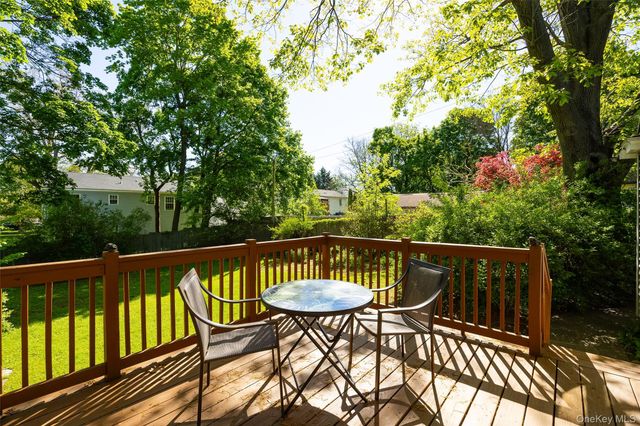 30 Marple Road, Poughkeepsie, NY 12603