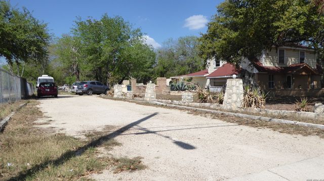 823 Darby, San Antonio, TX 78207