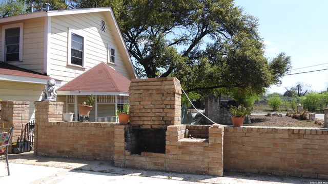 823 Darby, San Antonio, TX 78207