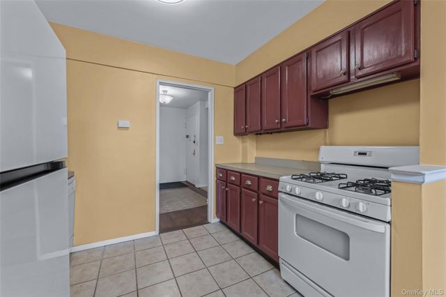 43-25 Douglaston Parkway 6K, Douglaston, NY 11363