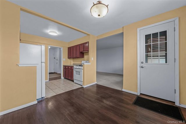 43-25 Douglaston Parkway 6K, Douglaston, NY 11363
