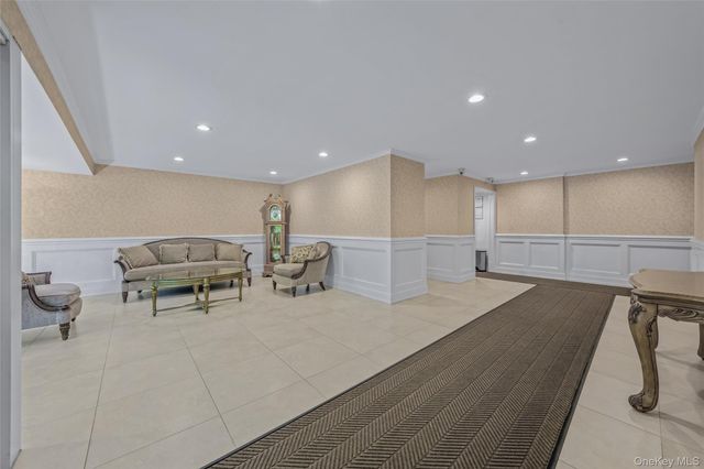 43-25 Douglaston Parkway 6K, Douglaston, NY 11363