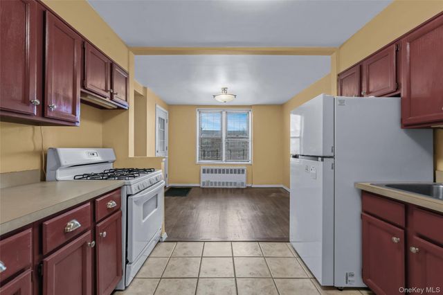 43-25 Douglaston Parkway 6K, Douglaston, NY 11363