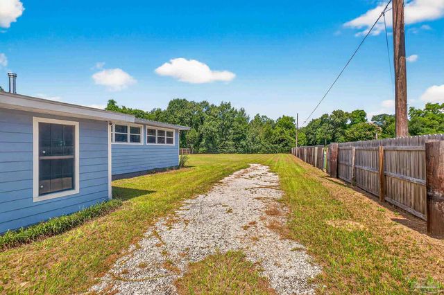 725 N Old Corry Field Rd, Pensacola, FL 32506