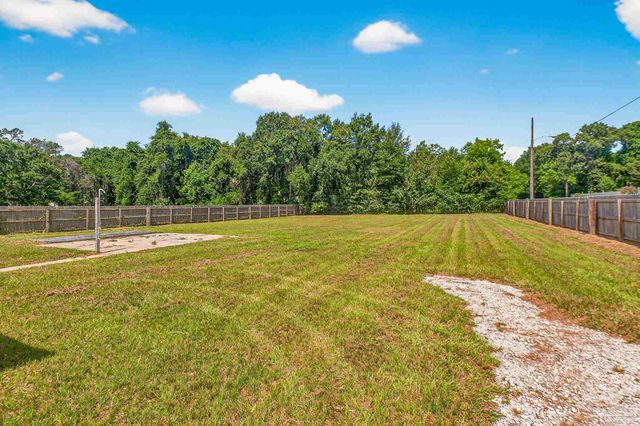 725 N Old Corry Field Rd, Pensacola, FL 32506