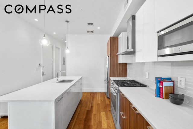 141 W 126th St Apt 3A, New York City, NY 10027