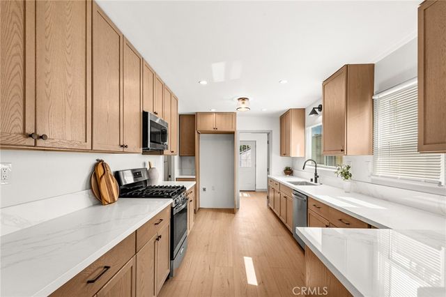 1707 W 65th Place, Los Angeles, CA 90047