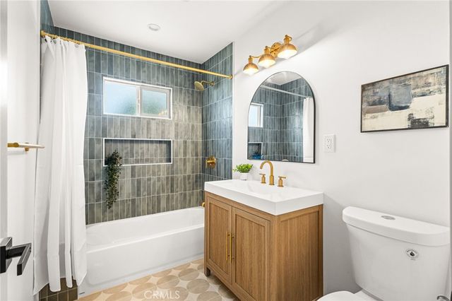 1707 W 65th Place, Los Angeles, CA 90047