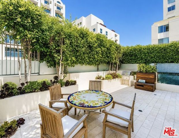 11 Marine Terrace 5, Santa Monica, CA 90401