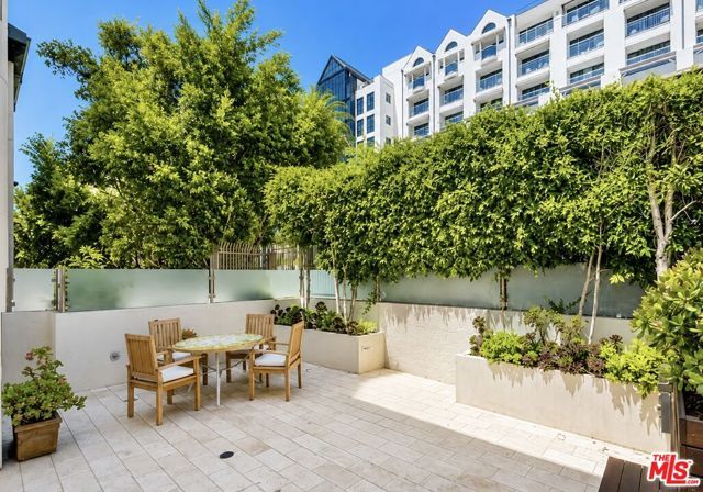 11 Marine Terrace 5, Santa Monica, CA 90401