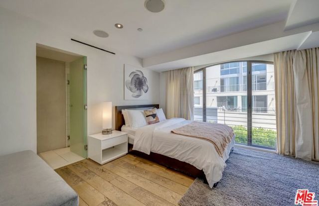 11 Marine Terrace 5, Santa Monica, CA 90401