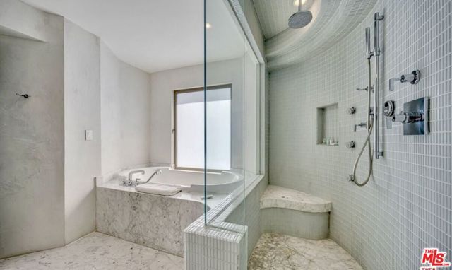 11 Marine Terrace 5, Santa Monica, CA 90401