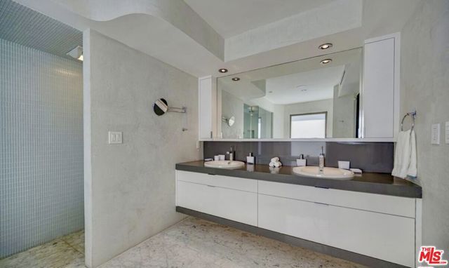 11 Marine Terrace 5, Santa Monica, CA 90401