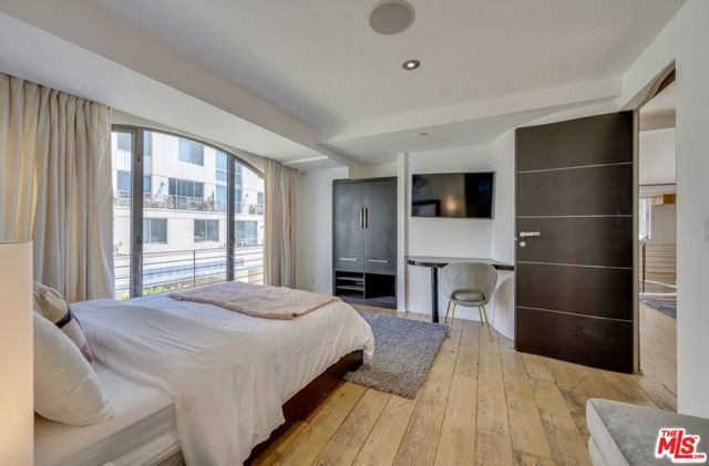 11 Marine Terrace 5, Santa Monica, CA 90401
