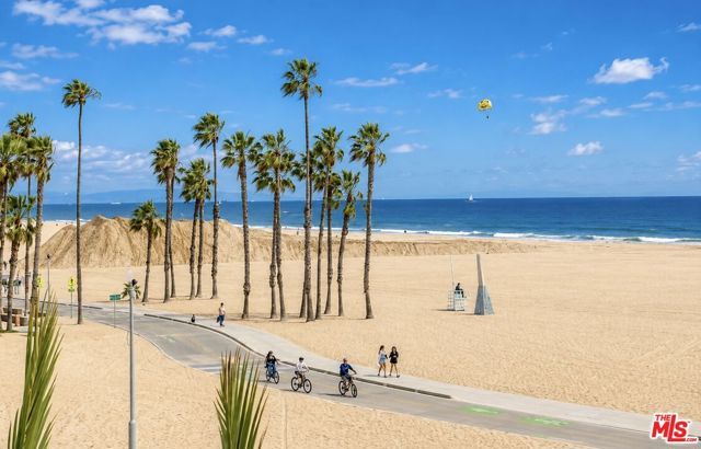 11 Marine Terrace 5, Santa Monica, CA 90401