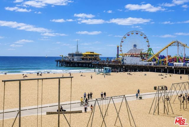 11 Marine Terrace 5, Santa Monica, CA 90401