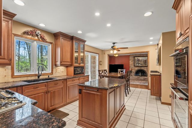 125 Grove Lane, Barrington, IL 60010